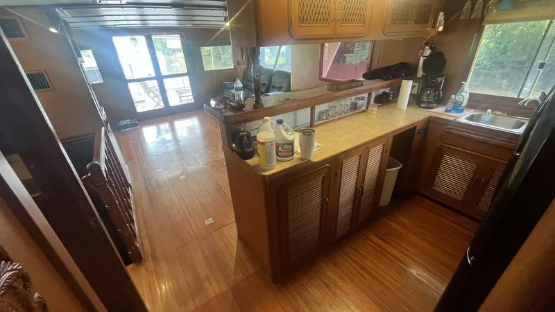 Slide: The Image of Marine Trader Med Yacht 62 Yachtfish 1986 - 5522458