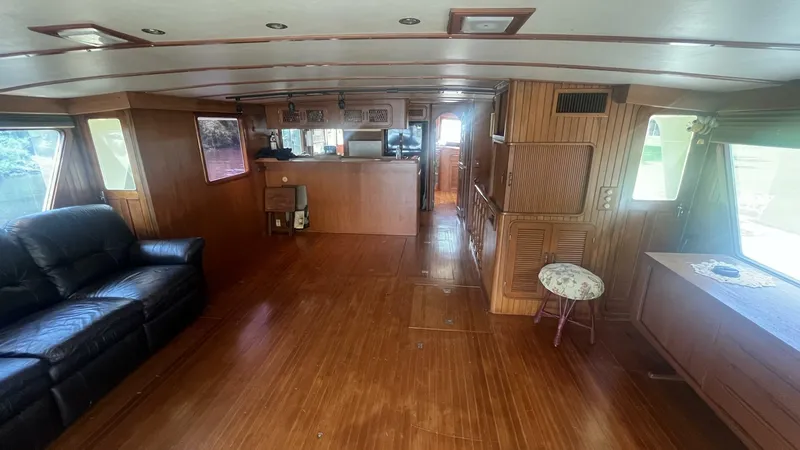 Slide: The Image of Marine Trader Med Yacht 62 Yachtfish 1986 - 5522468