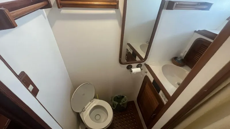 Slide: The Image of Marine Trader Med Yacht 62 Yachtfish 1986 - 5522488