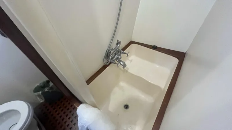 Slide: The Image of Marine Trader Med Yacht 62 Yachtfish 1986 - 5522490