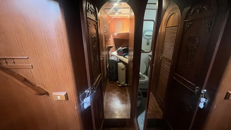 Slide: The Image of Marine Trader Med Yacht 62 Yachtfish 1986 - 5522492