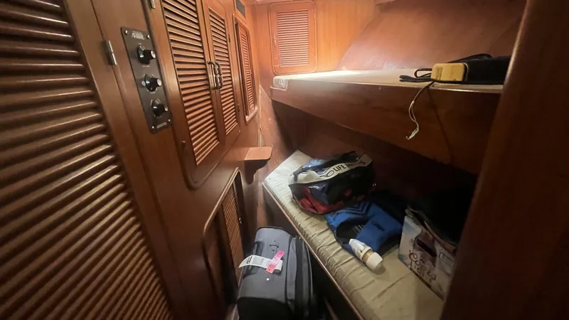 Slide: The Image of Marine Trader Med Yacht 62 Yachtfish 1986 - 5522493