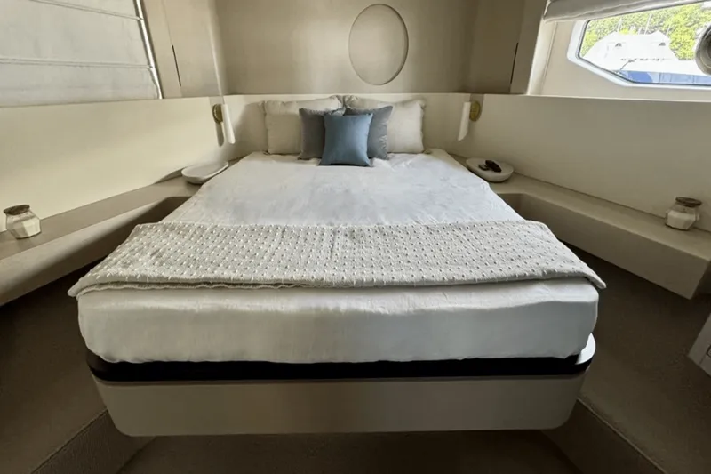 Slide: The Image of Azimut Fly 68 2025 - 4690601