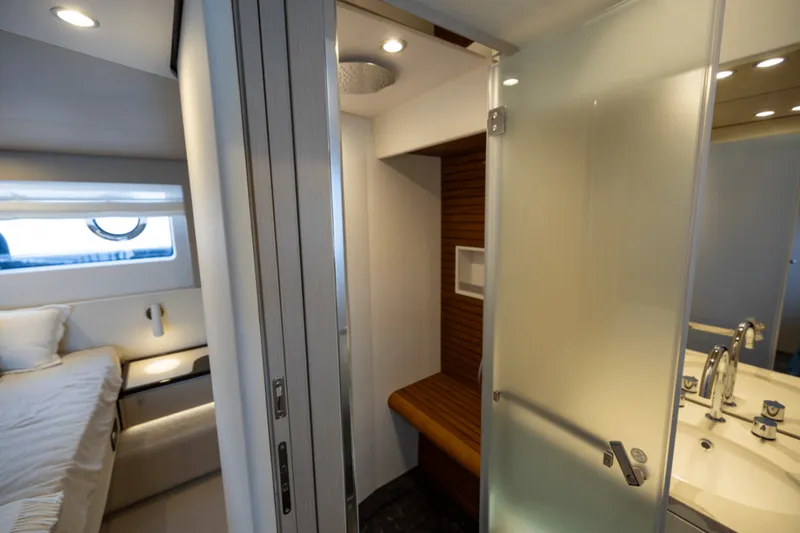 Slide: The Image of Azimut Fly 68 2025 - 4613528