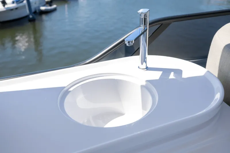 Slide: The Image of Azimut Fly 68 2025 - 4613549
