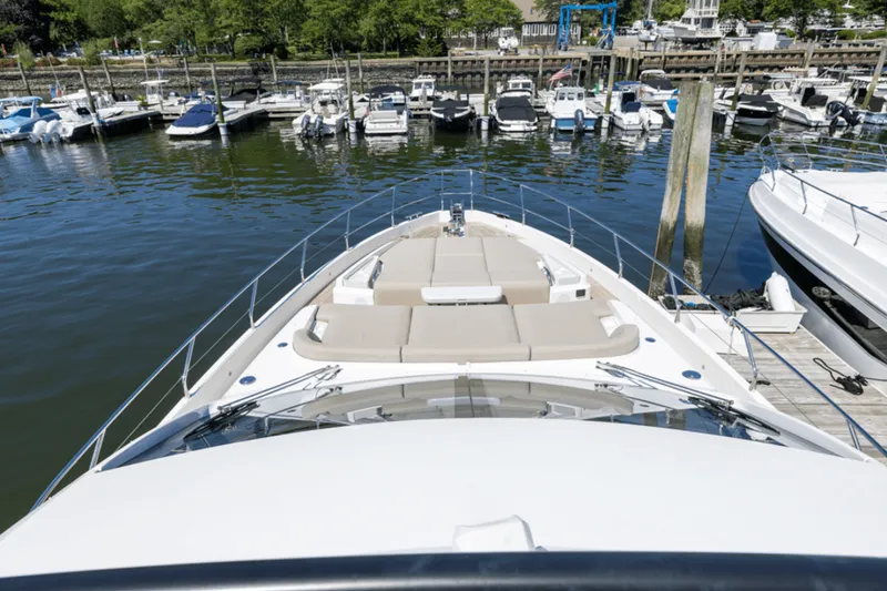 Slide: The Image of Azimut Fly 68 2025 - 4613552