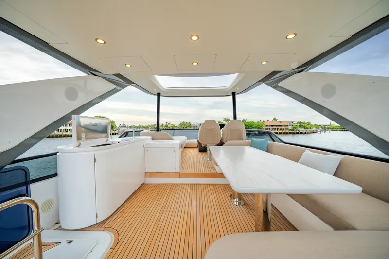 Slide: The Image of Azimut Fly 68 2025 - 6396465