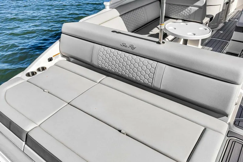 Slide: The Image of Sea Ray 270 SDX-OB 2022 - 4396913
