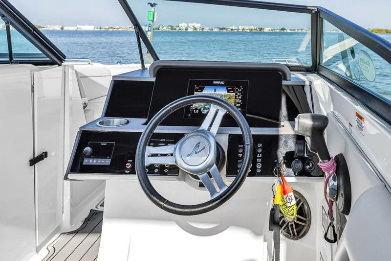 Slide: The Image of Sea Ray 270 SDX-OB 2022 - 4396897