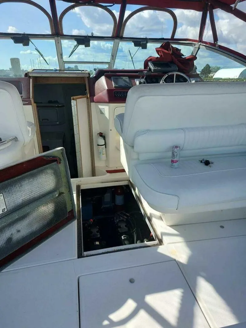 Slide: The Image of Engine Hatch - 4390888