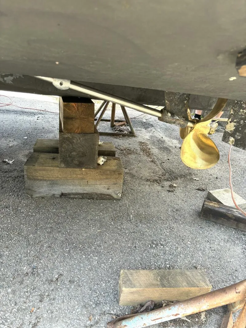 Slide: The Image of New shafts & New cutlass bearings - 4405452