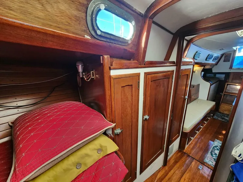 Slide: The Image of Hinckley Yachts Bermuda 40 1961 - 4404129