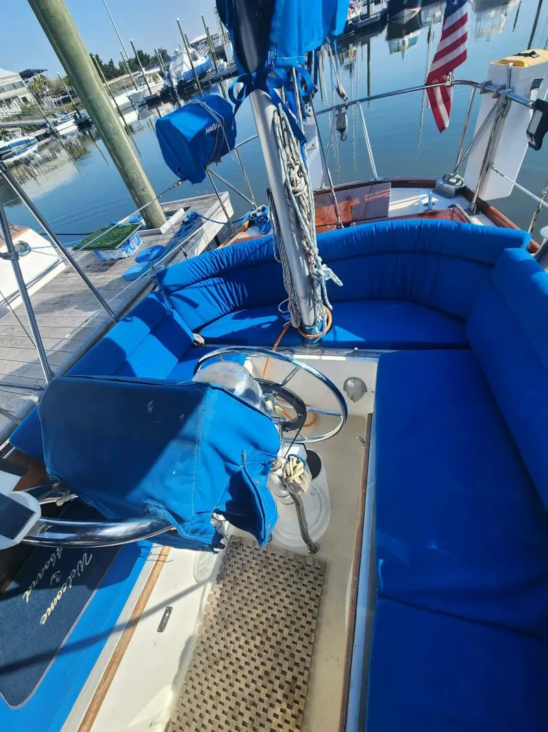 Slide: The Image of Hinckley Yachts Bermuda 40 1961 - 5151857