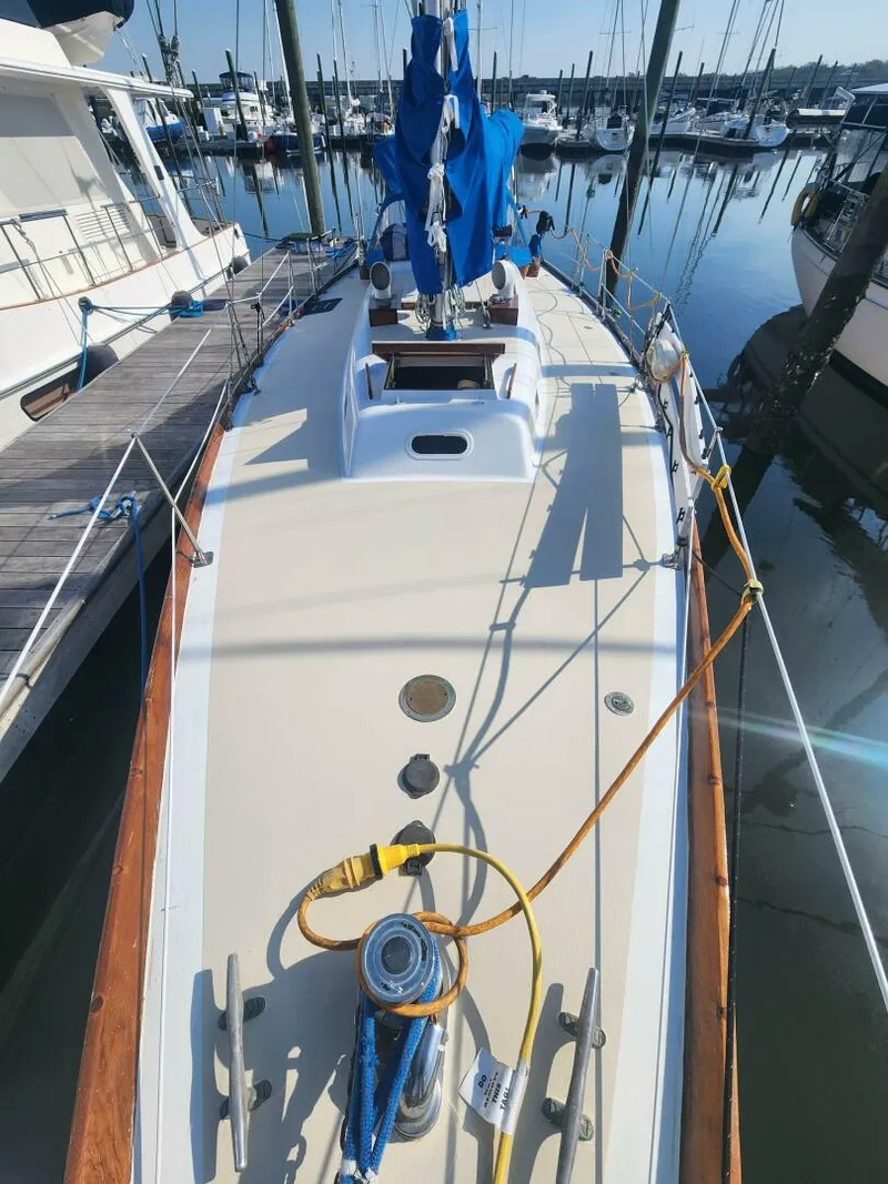 Slide: The Image of Hinckley Yachts Bermuda 40 1961 - 5151860