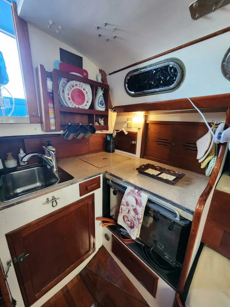 Slide: The Image of Hinckley Yachts Bermuda 40 1961 - 4404134