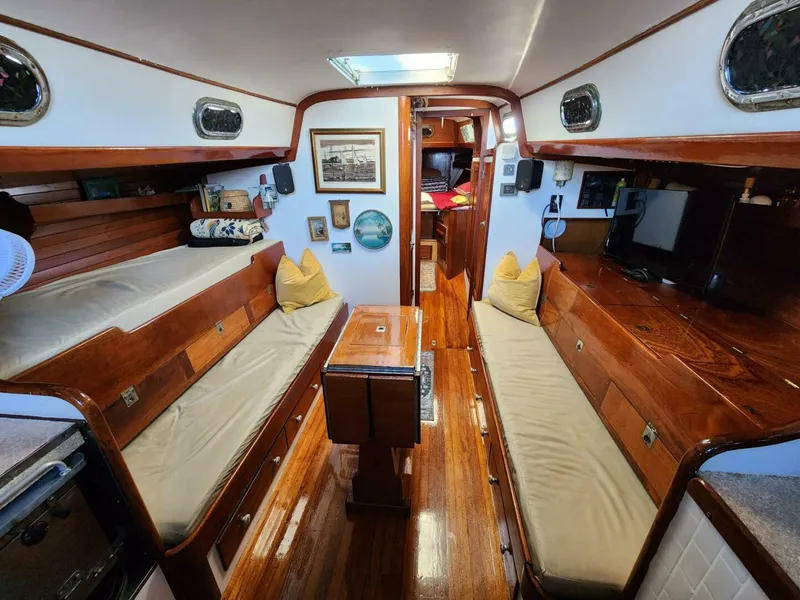 Slide: The Image of Hinckley Yachts Bermuda 40 1961 - 4404132