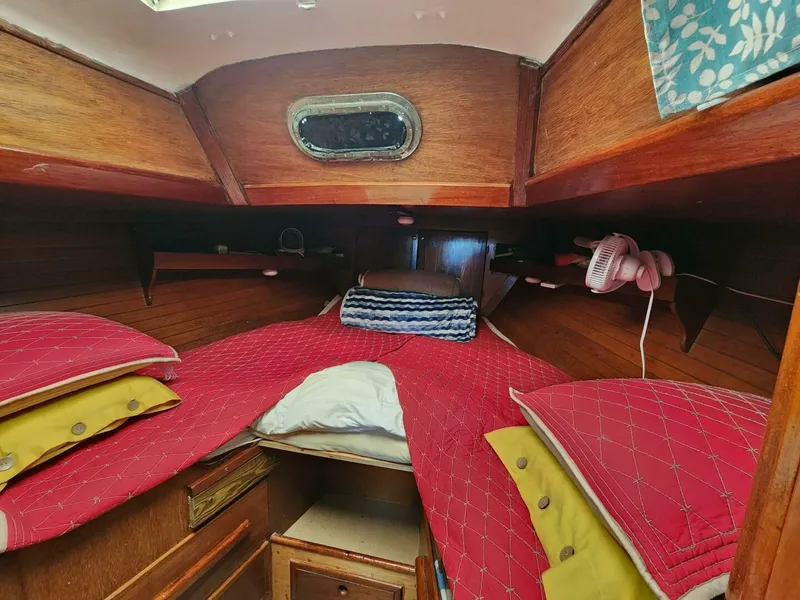 Slide: The Image of Hinckley Yachts Bermuda 40 1961 - 4404130