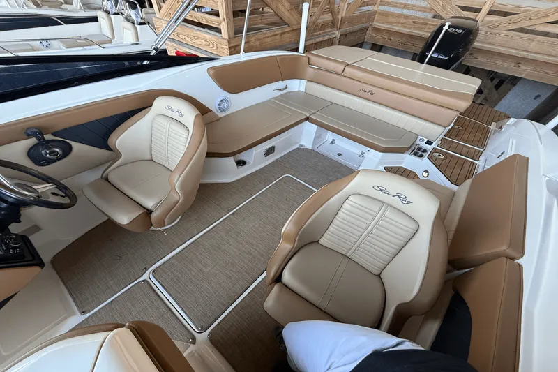 Slide: The Image of Sea Ray 230 SPX 2018 - 9