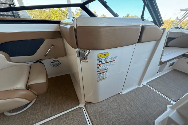 Slide: The Image of Sea Ray 230 SPX 2018 - 19