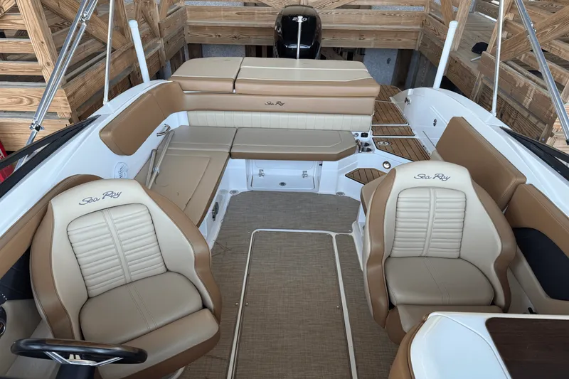 Slide: The Image of Sea Ray 230 SPX 2018 - 7