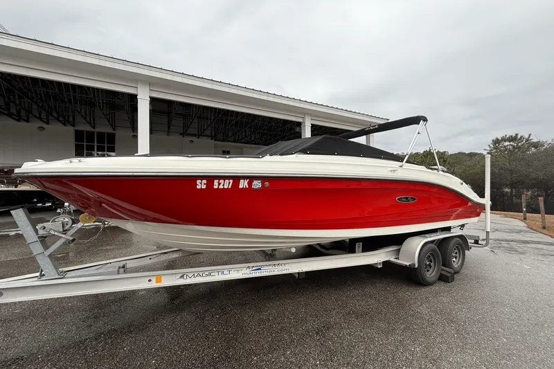 Slide: The Image of Sea Ray 230 SPX 2018 - 2