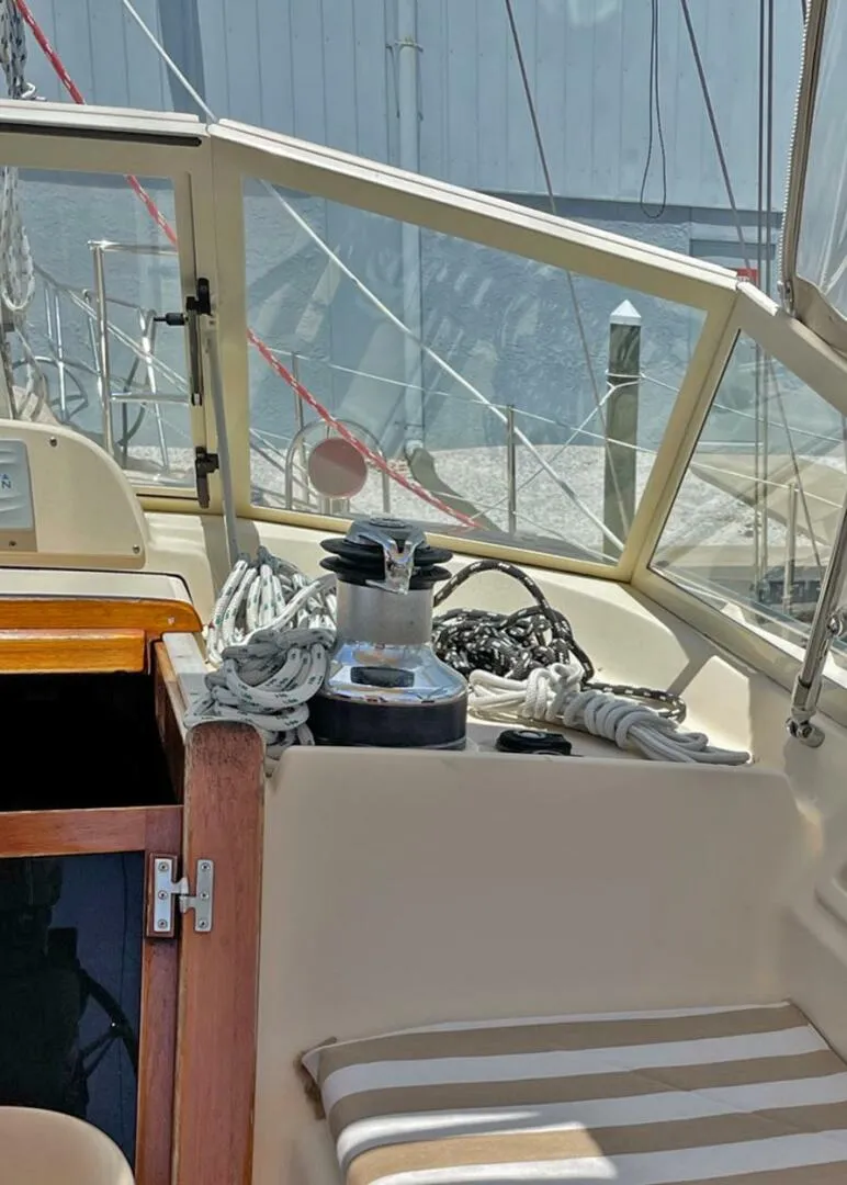 Slide: The Image of Stbd Cabin Top Winches - 4394444