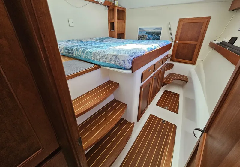 Slide: The Image of Maine Cat Power Cat 47 2012 - 4408622