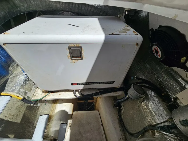 Slide: The Image of Maine Cat Power Cat 47 2012 - 4408639