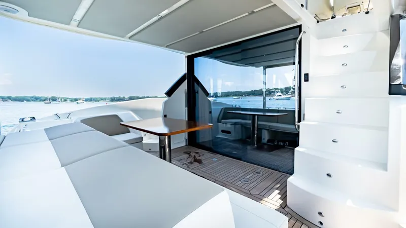 Slide: The Image of Absolute 50 Fly 2017 - 4479856