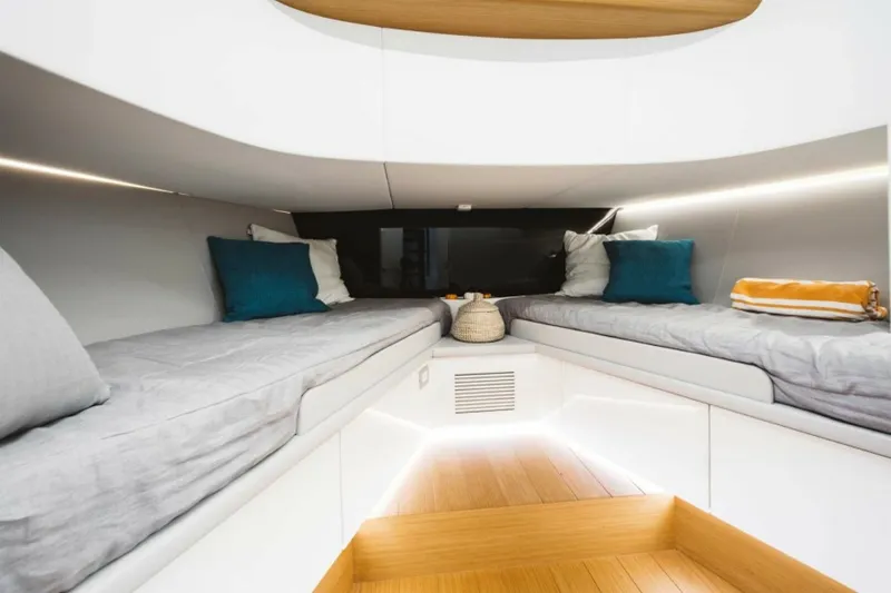 Slide: The Image of Bluegame BG62 2019 - 4413376