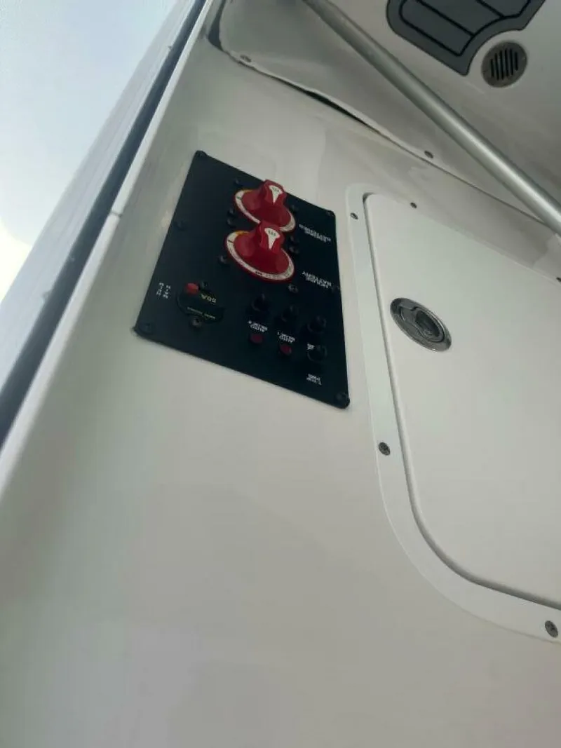 Slide: The Image of Sea Hunt Ultra 265 SE 2023 - 4594597