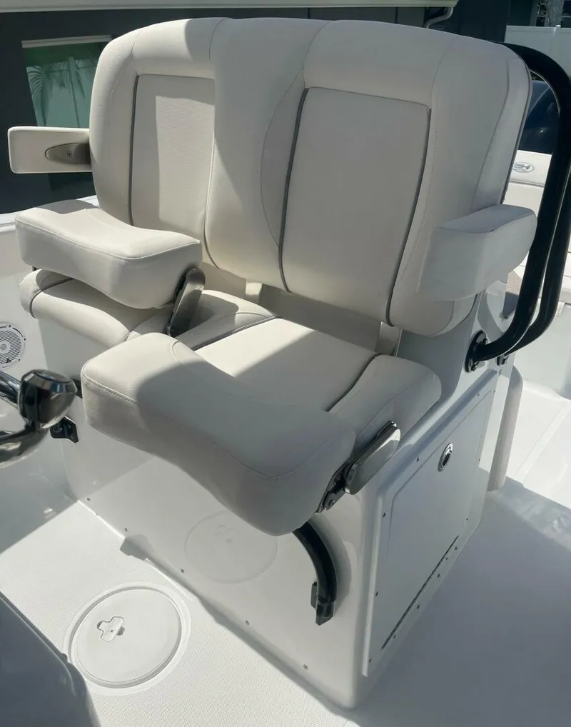 Slide: The Image of Sea Hunt Ultra 265 SE 2023 - 4594611