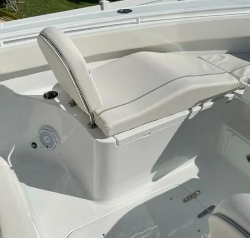 Slide: The Image of Sea Hunt Ultra 265 SE 2023 - 4594640