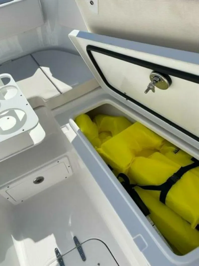 Slide: The Image of Sea Hunt Ultra 265 SE 2023 - 4594643