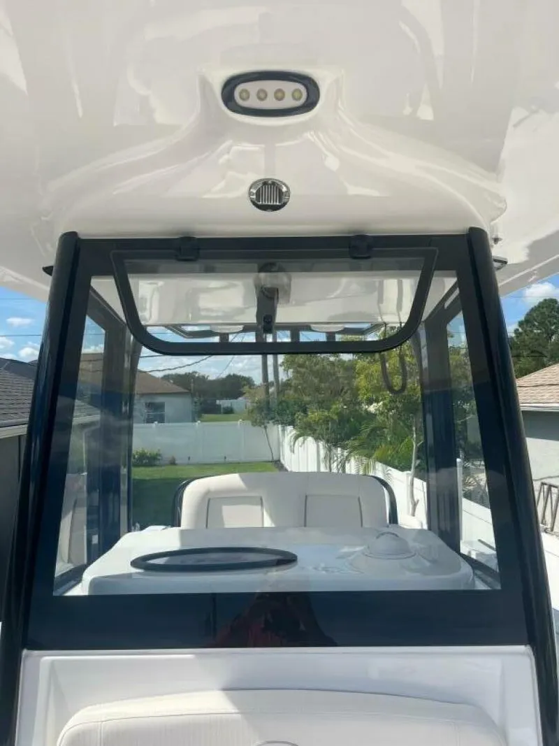 Slide: The Image of Sea Hunt Ultra 265 SE 2023 - 4594605