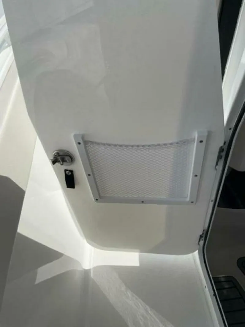 Slide: The Image of Sea Hunt Ultra 265 SE 2023 - 4594649