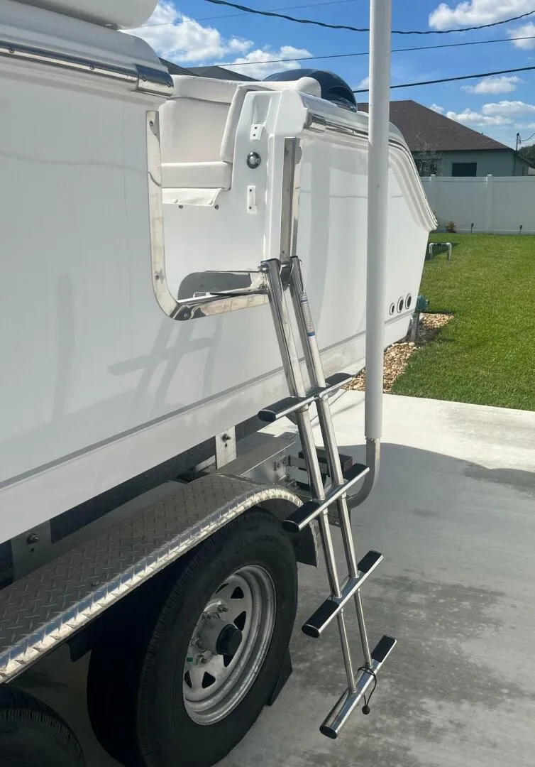 Slide: The Image of Sea Hunt Ultra 265 SE 2023 - 4594592