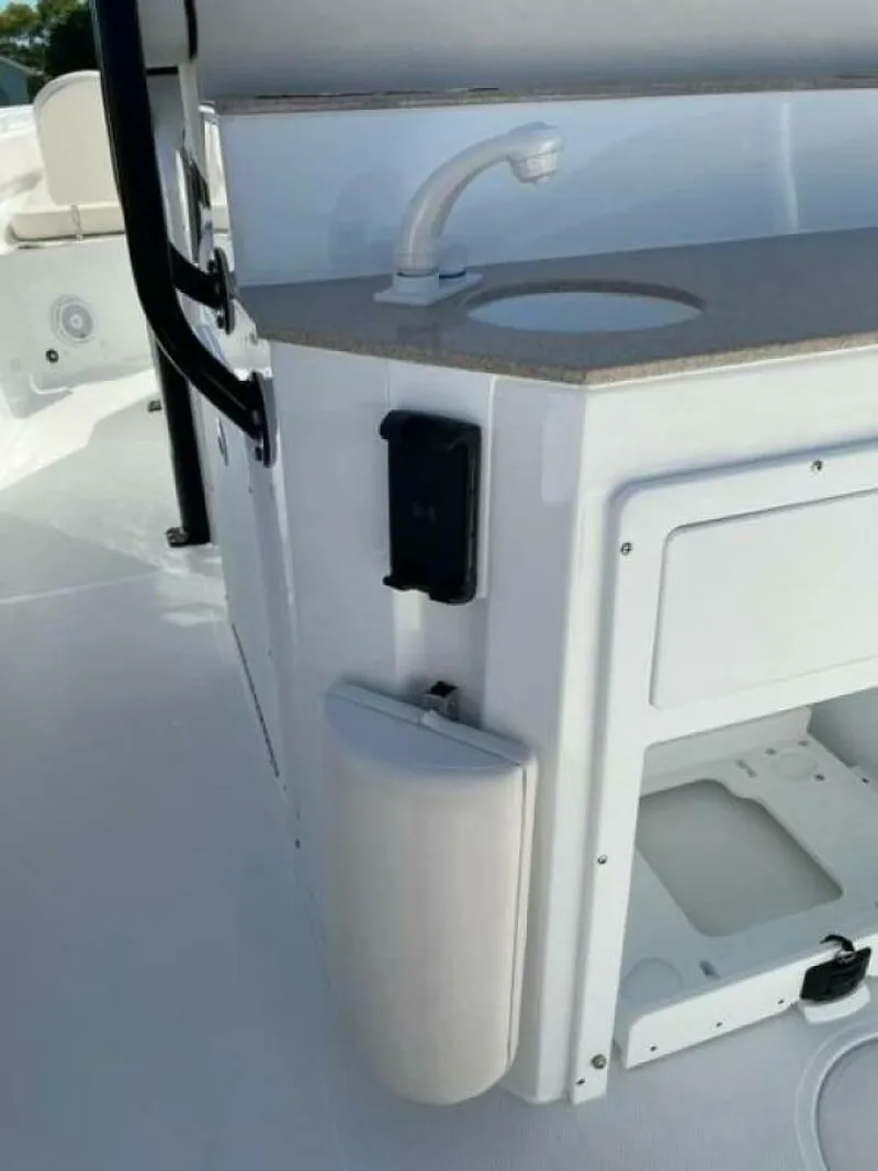 Slide: The Image of Sea Hunt Ultra 265 SE 2023 - 4594659