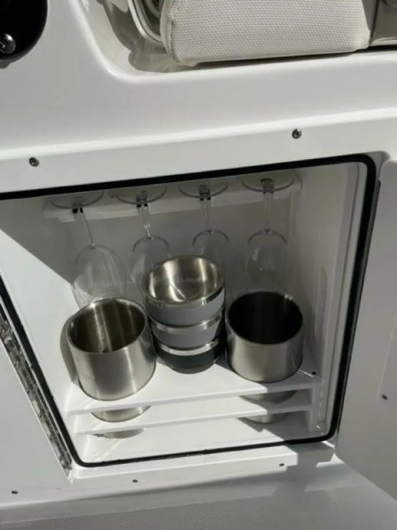 Slide: The Image of Sea Hunt Ultra 265 SE 2023 - 4594661