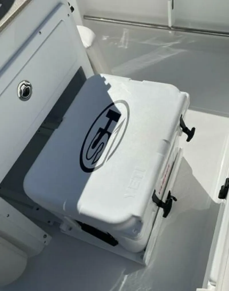 Slide: The Image of Sea Hunt Ultra 265 SE 2023 - 4594667