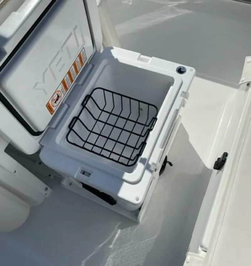 Slide: The Image of Sea Hunt Ultra 265 SE 2023 - 4594668