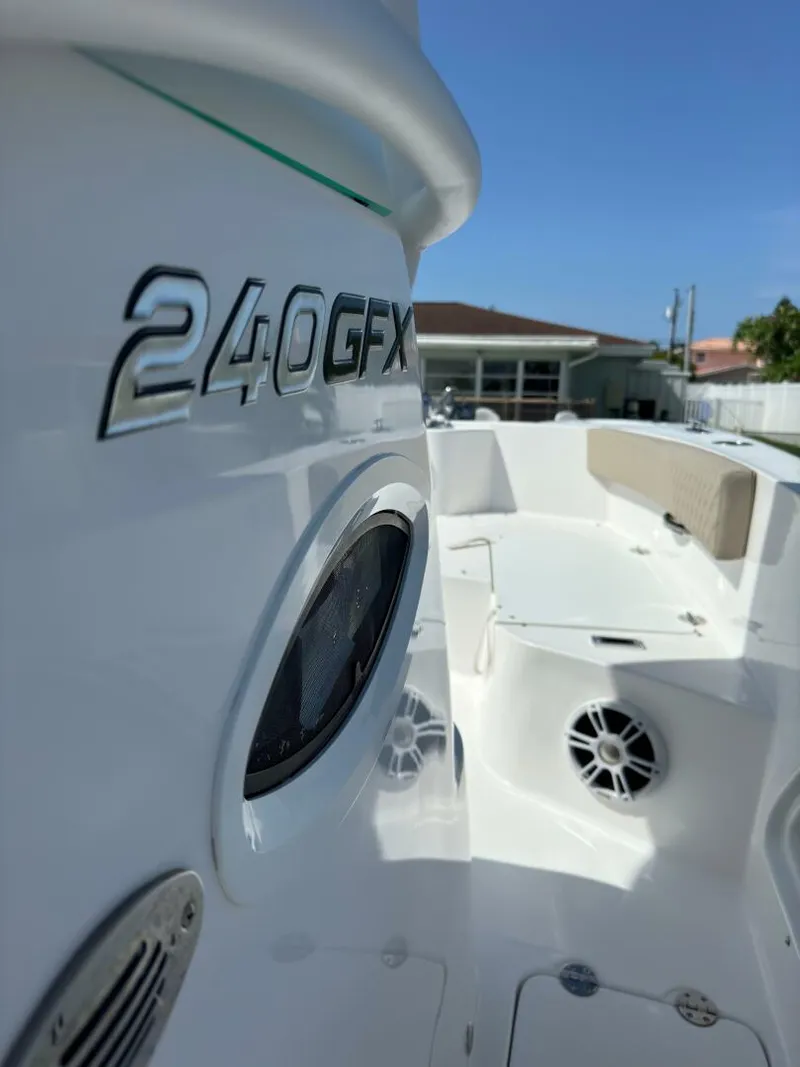 Slide: The Image of Twin Vee 240 GFX CC 2023 - 4640267