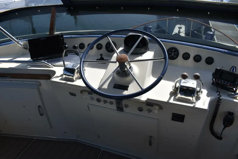 Slide: The Image of Tollycraft Cockpit Motor Yacht 1981 - 4418655