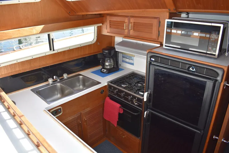 Slide: The Image of Tollycraft Cockpit Motor Yacht 1981 - 4418659