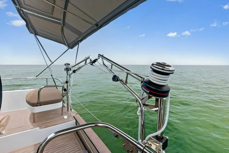 Slide: The Image of Moody 45 DS 2021 - 4523371