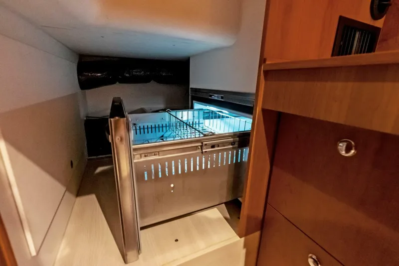 Slide: The Image of Moody 45 DS 2021 - 4523404