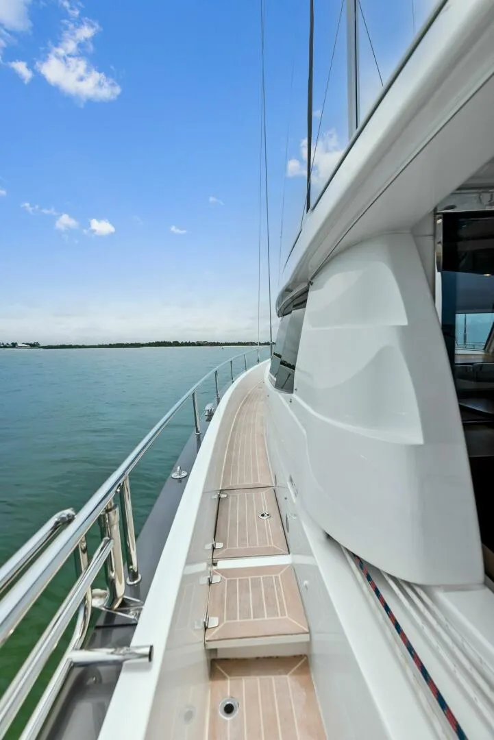 Slide: The Image of Moody 45 DS 2021 - 4523359