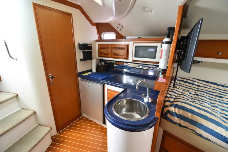 Slide: The Image of Cabo 35 Express 2001 - 4420087