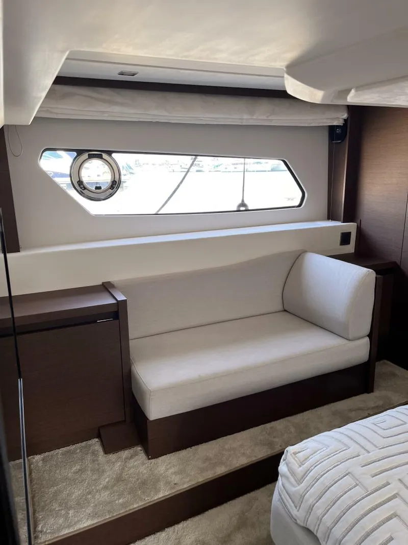 Slide: The Image of Prestige 460 2019 - 4421128