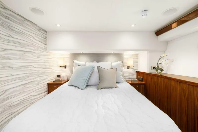 Slide: The Image of Viking 75 Motor Yacht 2022 - 4425711